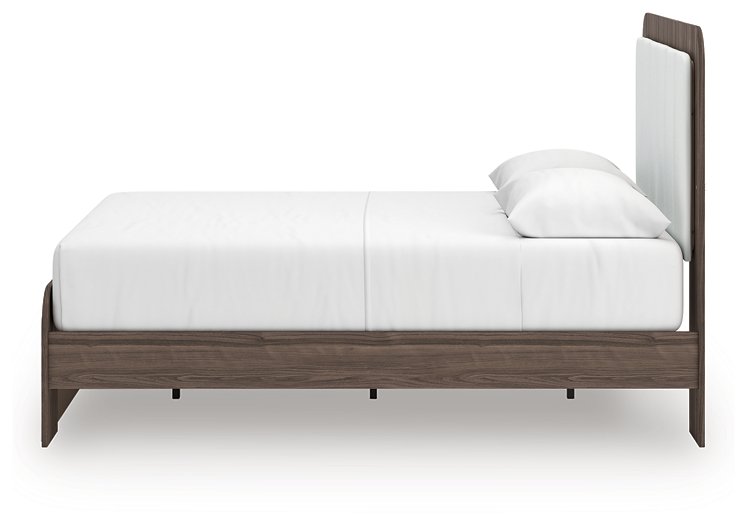 Kendanport Upholstered Bed
