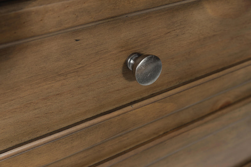 Feddinger Nightstand